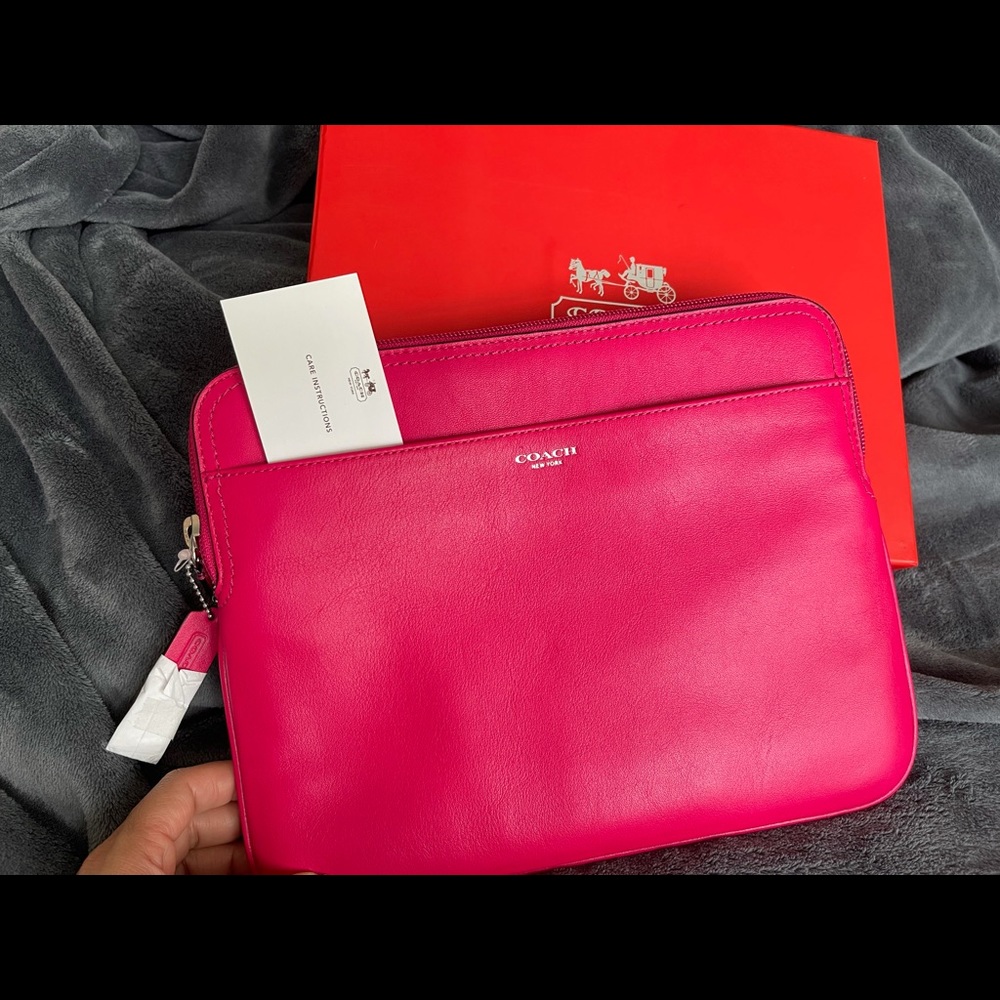 Coach iPad cover Fuschia